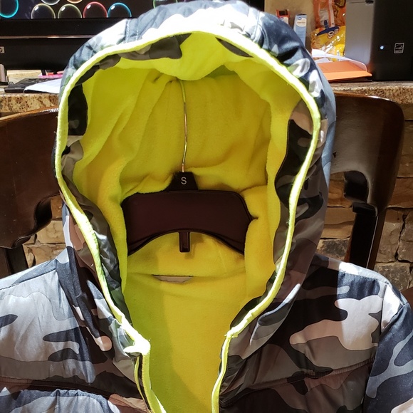 New Cammo Winter Coat - Youth Small to Medium - Picture 4 of 6